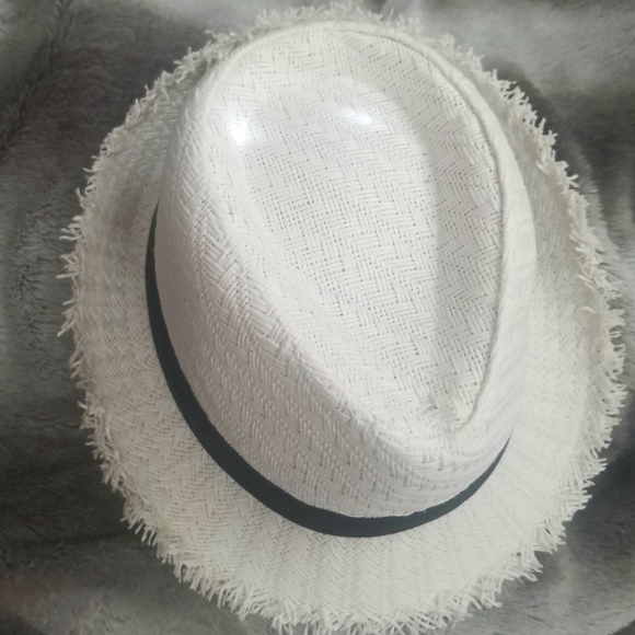 Hat - Picture 2 of 4